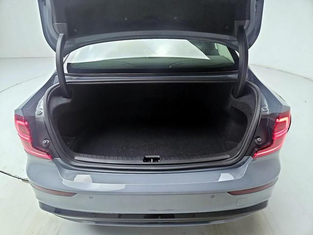 Photo of 2024 Blue Volvo S60