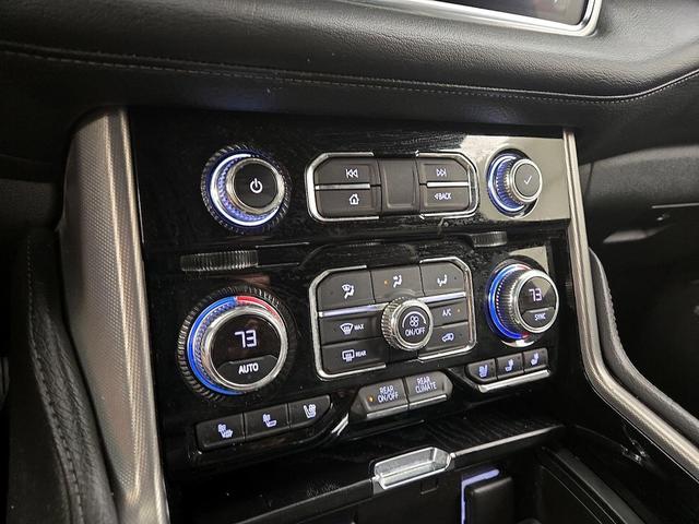 Photo of 2022 Black GMC Yukon
