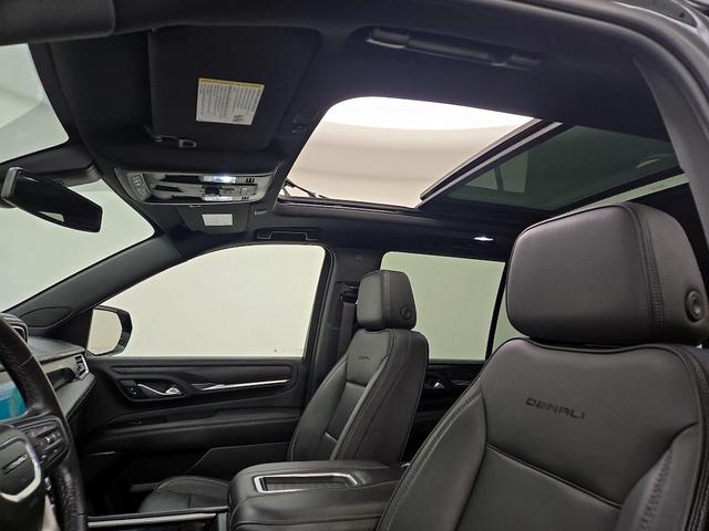 Photo of 2022 Black GMC Yukon