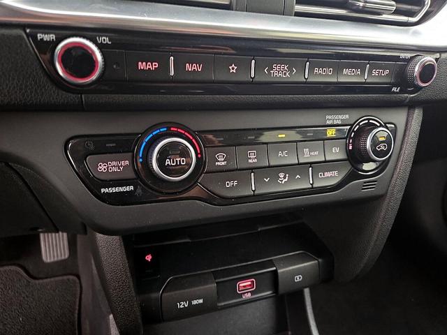 Photo of 2022 White Kia Niro EV