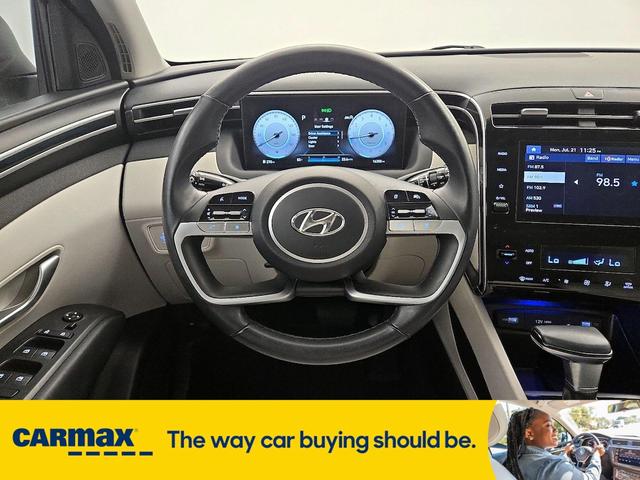Photo of 2023 White Hyundai TUCSON