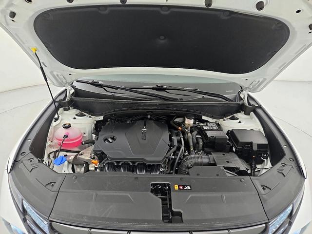 Photo of 2023 White Hyundai TUCSON