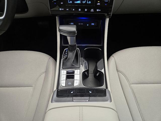 Photo of 2023 White Hyundai TUCSON