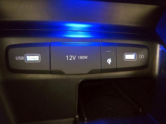 Photo of 2023 White Hyundai TUCSON