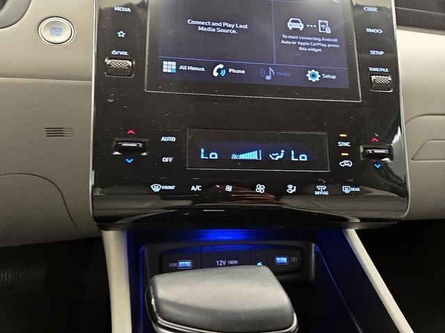Photo of 2023 White Hyundai TUCSON
