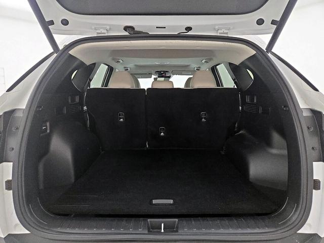 Photo of 2023 White Hyundai TUCSON