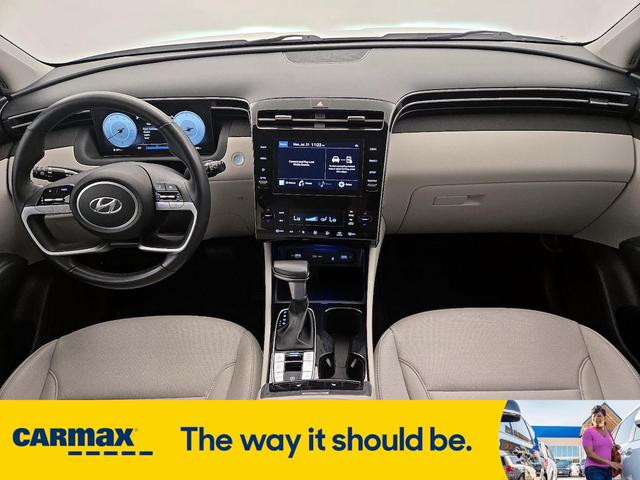 Photo of 2023 White Hyundai TUCSON
