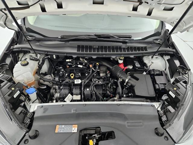 Photo of 2021 White Ford Edge