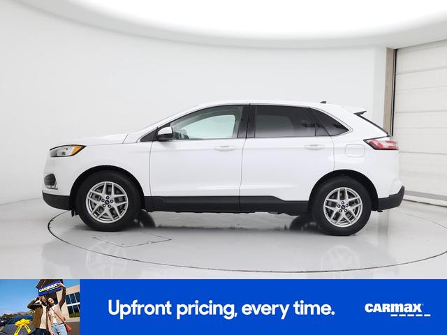 Photo of 2021 White Ford Edge
