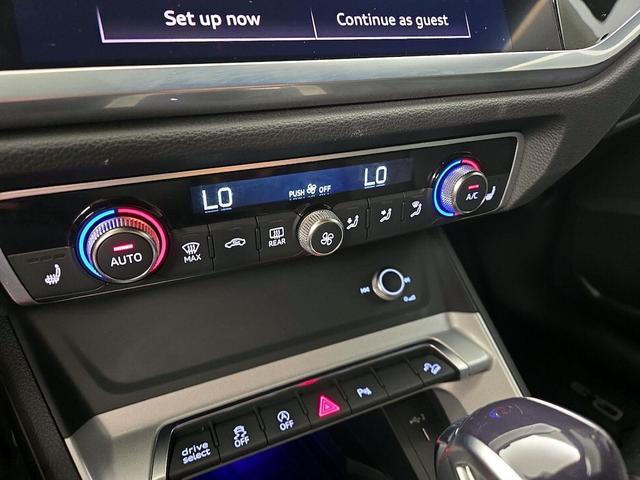 Photo of 2022 White Audi Q3