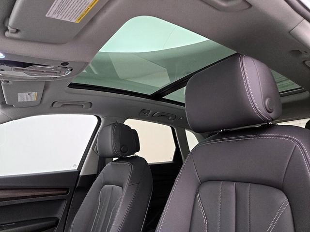 Photo of 2023 White Audi Q5