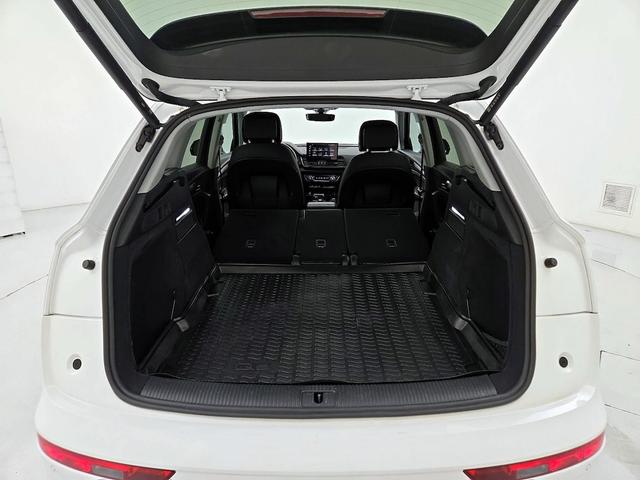 Photo of 2023 White Audi Q5