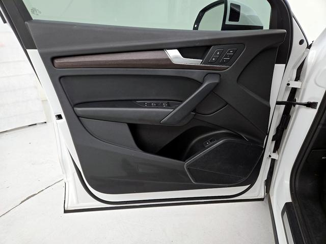Photo of 2023 White Audi Q5