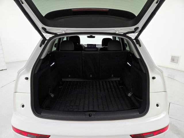Photo of 2023 White Audi Q5