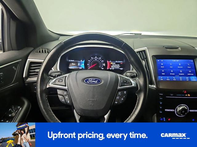 Photo of 2019 White Ford Edge