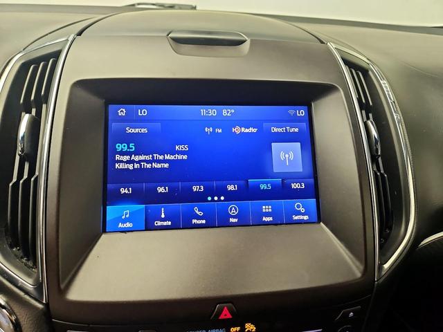 Photo of 2019 White Ford Edge