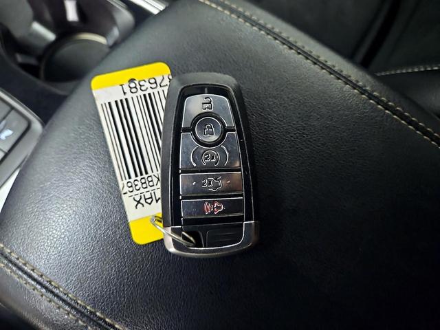 Photo of 2019 White Ford Edge