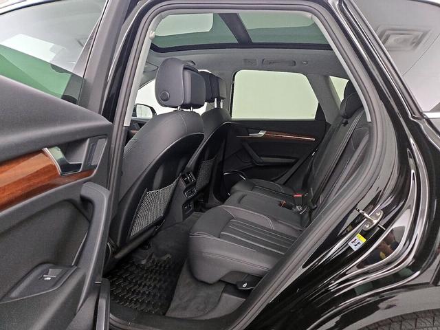 Photo of 2023 Black Audi Q5
