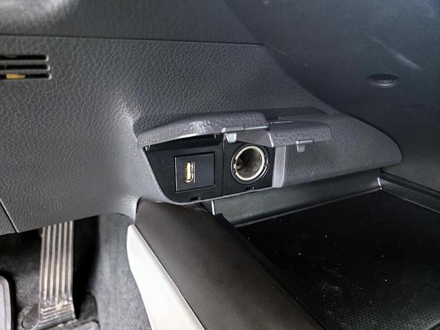 Photo of 2022 White Toyota Camry