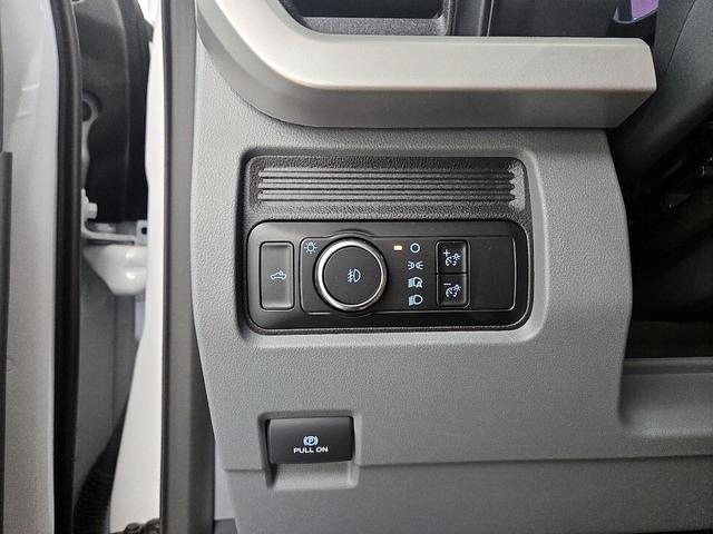Photo of 2024 White Ford F-250