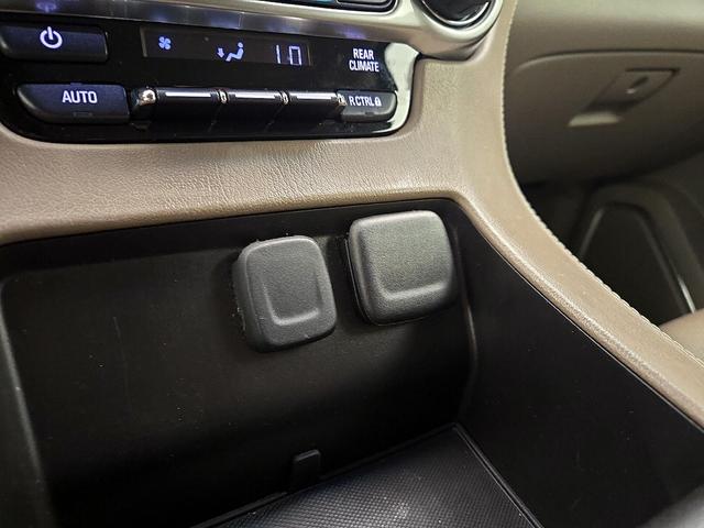 Photo of 2018 Tan Chevrolet Tahoe