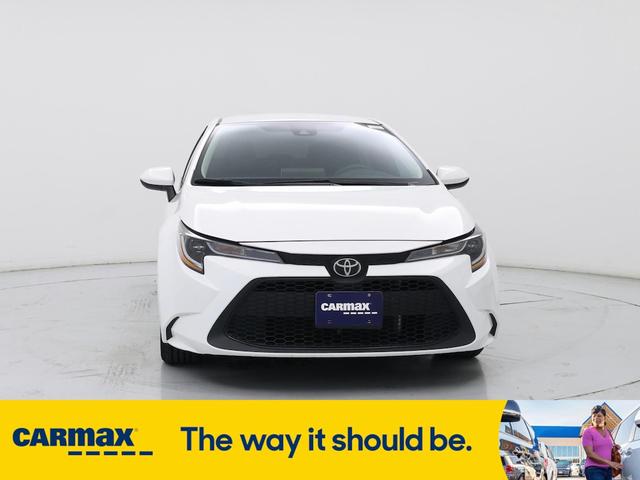 Photo of 2021 White Toyota Corolla
