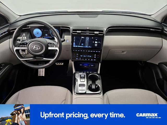 Photo of 2022 White Hyundai TUCSON
