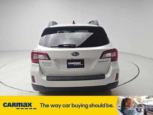Photo of 2017 White Subaru Outback