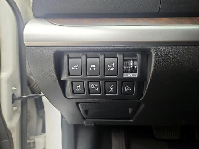 Photo of 2017 White Subaru Outback