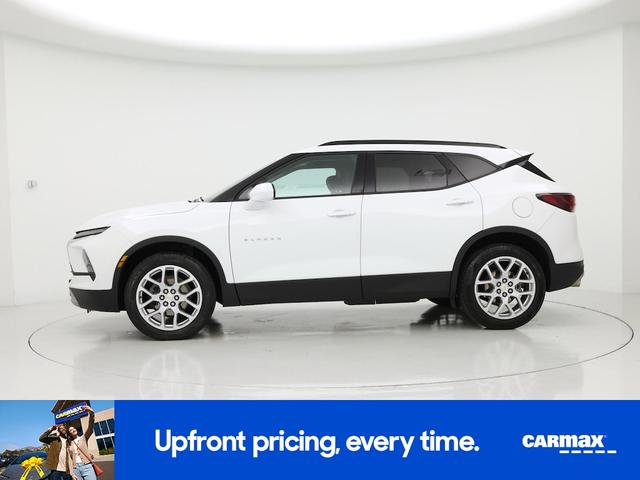 Photo of 2023 White Chevrolet Blazer
