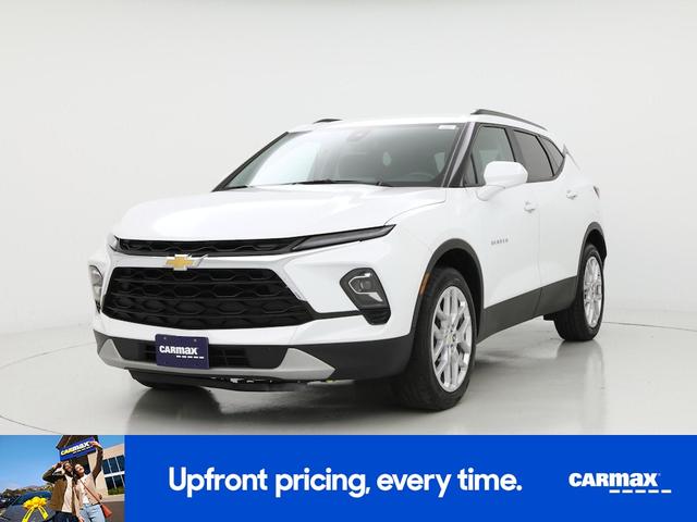 Photo of 2023 White Chevrolet Blazer