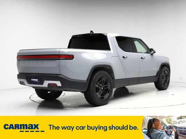 Photo of 2022 Gray Rivian R1T