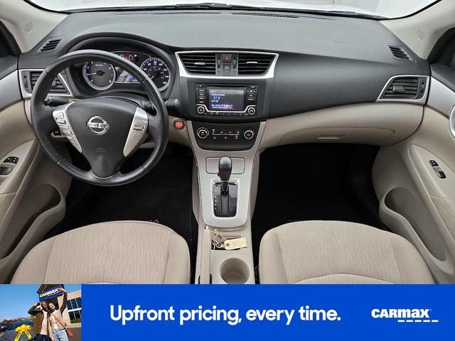 Photo of 2015 White Nissan Sentra