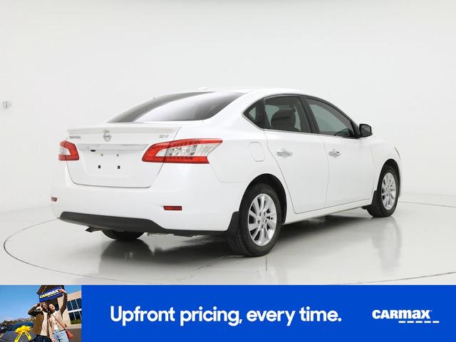 Photo of 2015 White Nissan Sentra