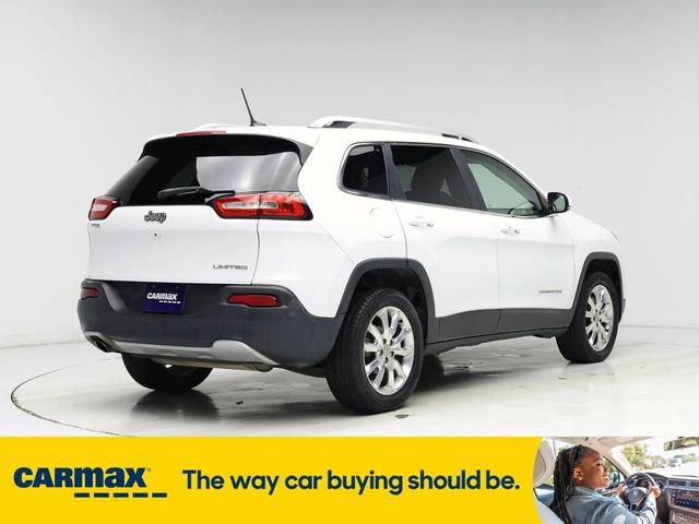 Photo of 2015 White Jeep Cherokee