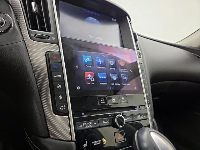 Photo of 2015 Black INFINITI Q50