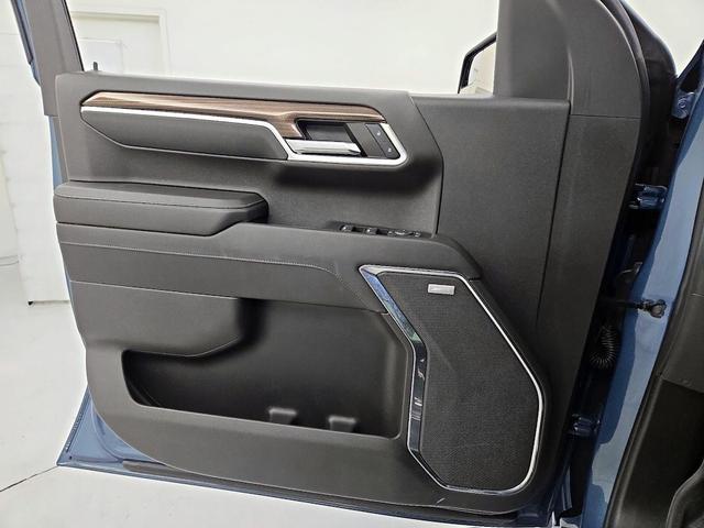 Photo of 2024 Blue Chevrolet Silverado 1500