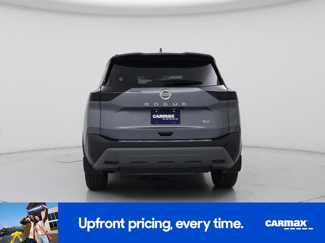 Photo of 2021 Gray Nissan Rogue
