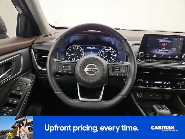 Photo of 2021 Gray Nissan Rogue