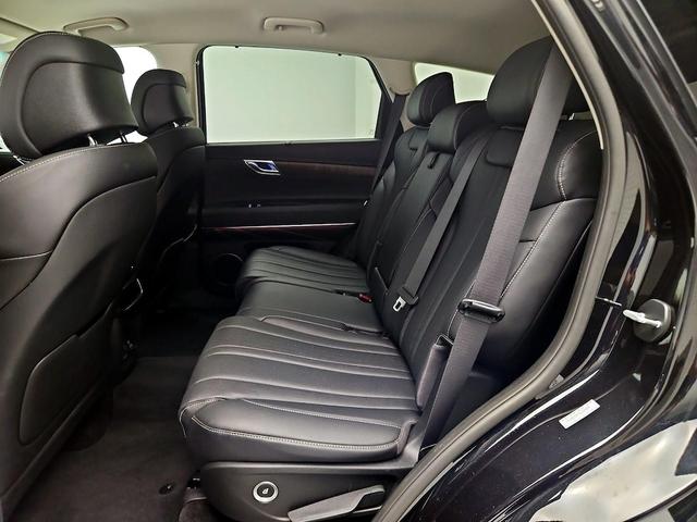 Photo of 2024 Black Genesis GV80