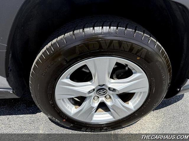 Photo of 2020 Silver Sky Metallic Toyota RAV4