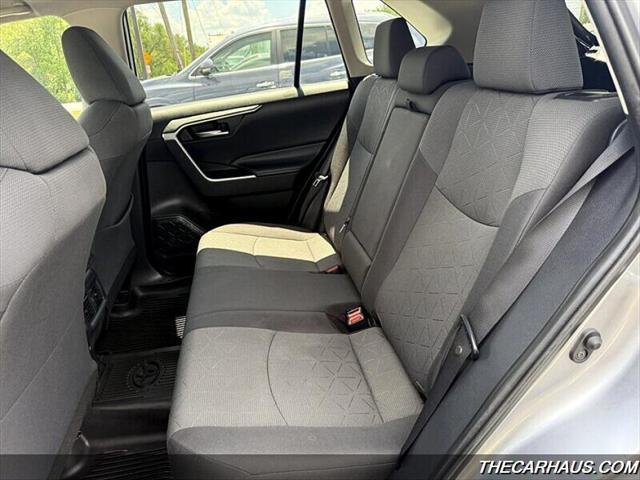 Photo of 2020 Silver Sky Metallic Toyota RAV4