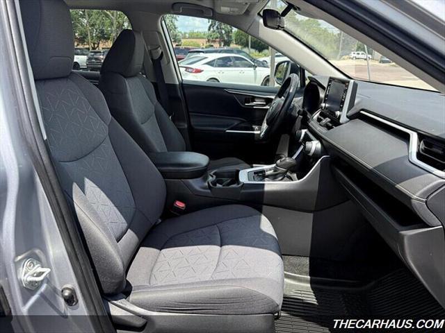 Photo of 2020 Silver Sky Metallic Toyota RAV4