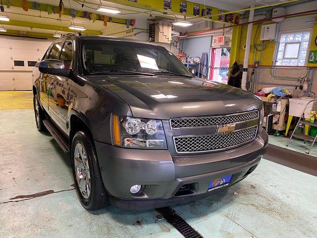 Photo of 2011 Taupe Gray Metallic Chevrolet Avalanche