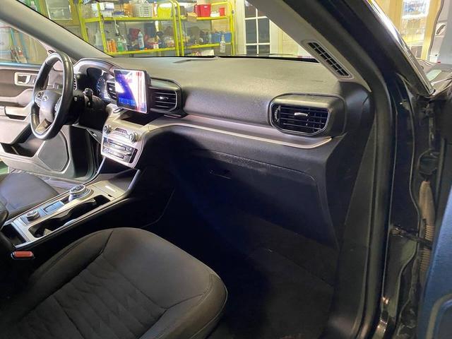 Photo of 2020 Agate Black Metallic Ford Explorer