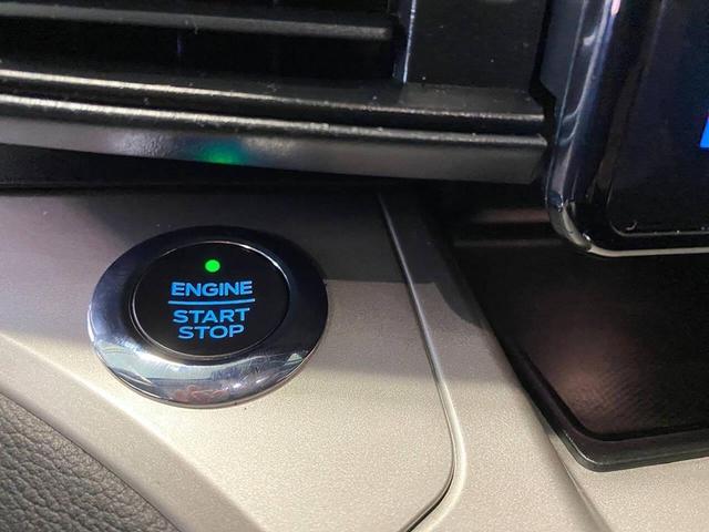 Photo of 2020 Agate Black Metallic Ford Explorer