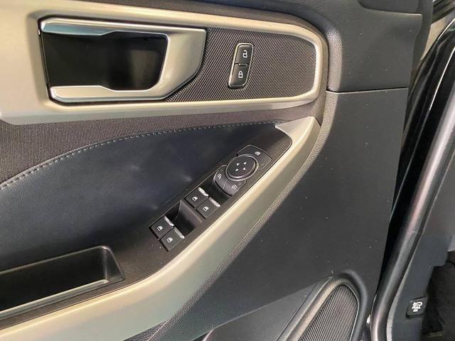 Photo of 2020 Agate Black Metallic Ford Explorer