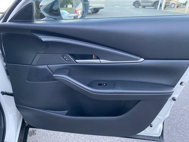 Photo of 2026 Snowflake White Pearl Mica Mazda CX-30