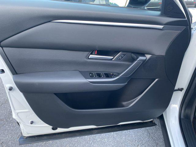 Photo of 2024 Wind Chill Pearl Mazda CX-50