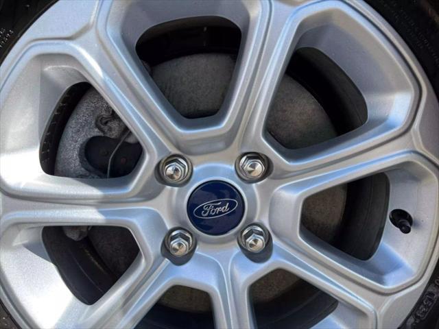 Photo of 2019 Ruby Red Metallic Tinted Clearcoat Ford EcoSport